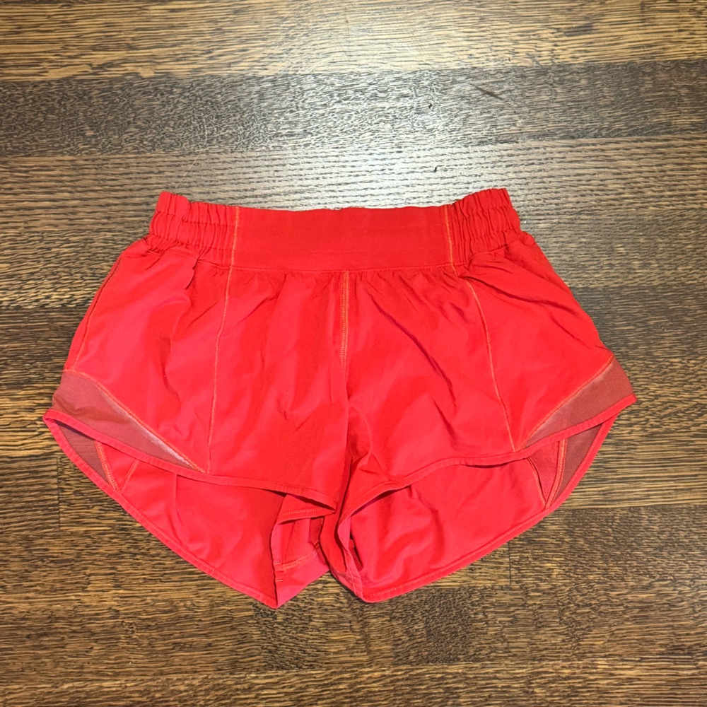 LULULEMON hottie hot shorts 2.5’ red and pink size 4